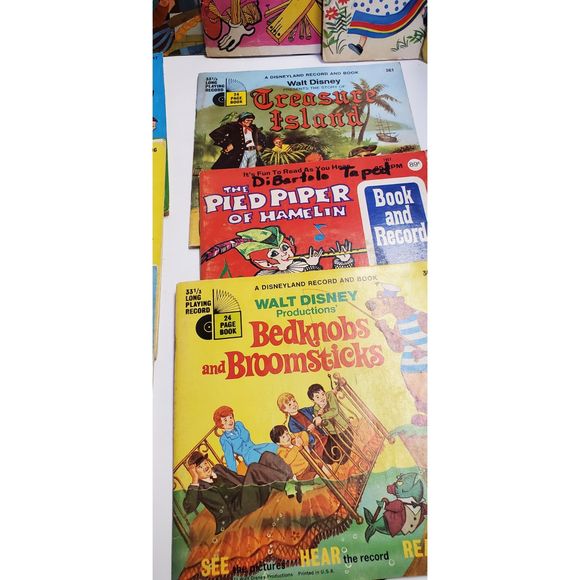 Vintage Children's Books with Disneyland 45 RPM Records 17 in total - Picture 6 of 8